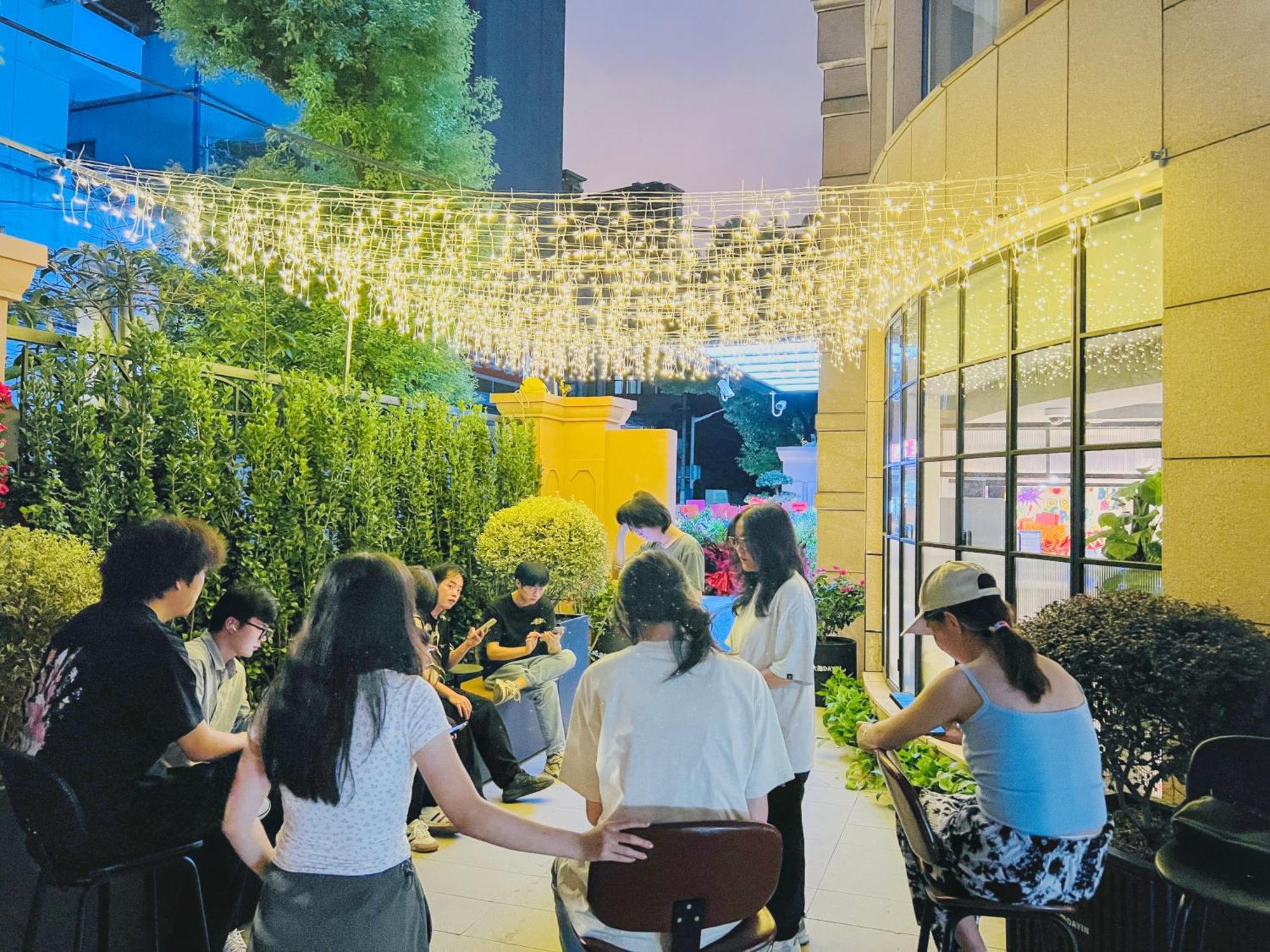 Dayin Garden Hotel -Near People'S Square & Nanjing Road-Large Social Area -Bar -Cafe -Gym -Free Laundry Luggage Storage -24H Front Desk-English Service 上海市 エクステリア 写真