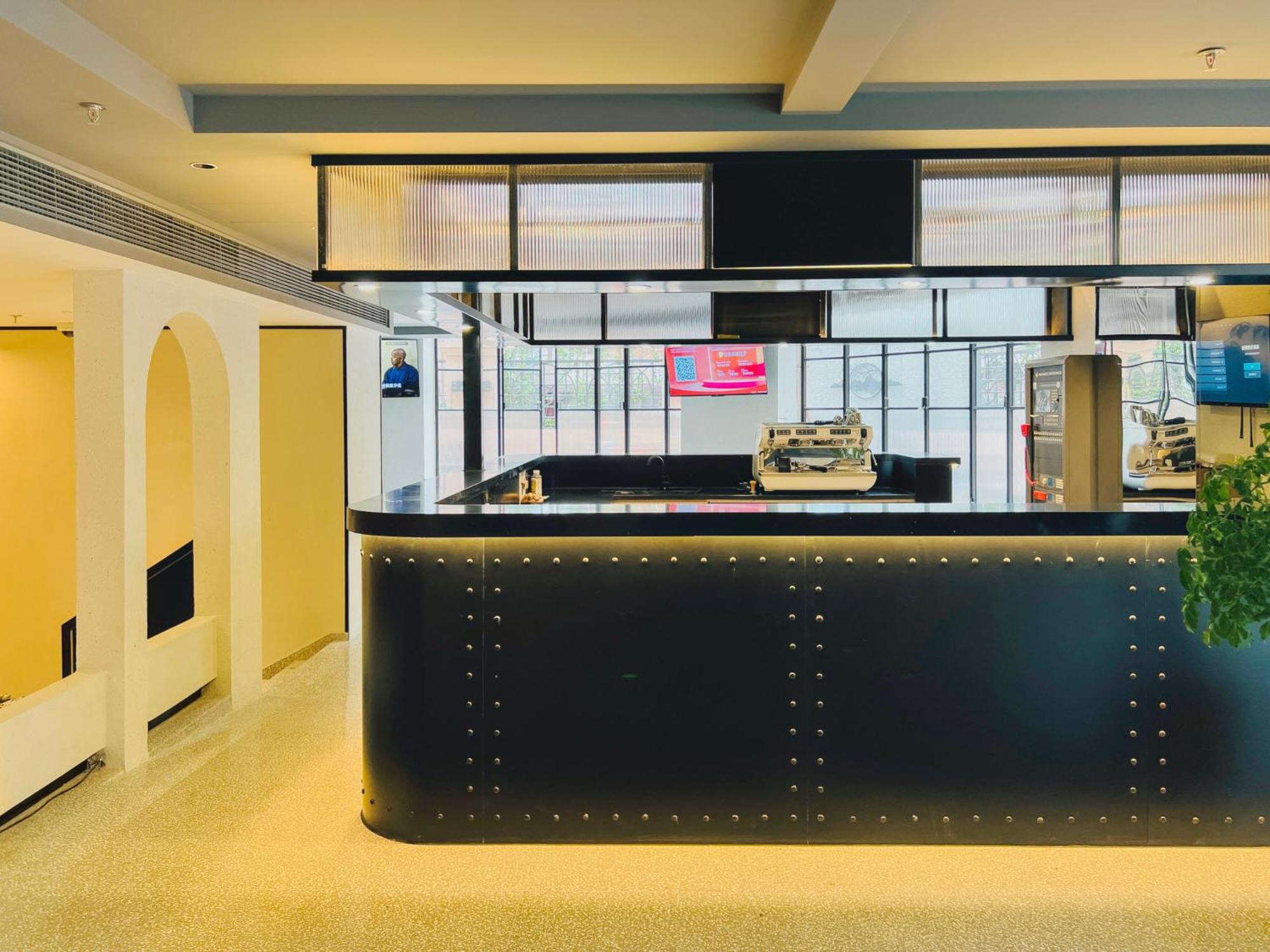 Dayin Garden Hotel -Near People'S Square & Nanjing Road-Large Social Area -Bar -Cafe -Gym -Free Laundry Luggage Storage -24H Front Desk-English Service 上海市 エクステリア 写真