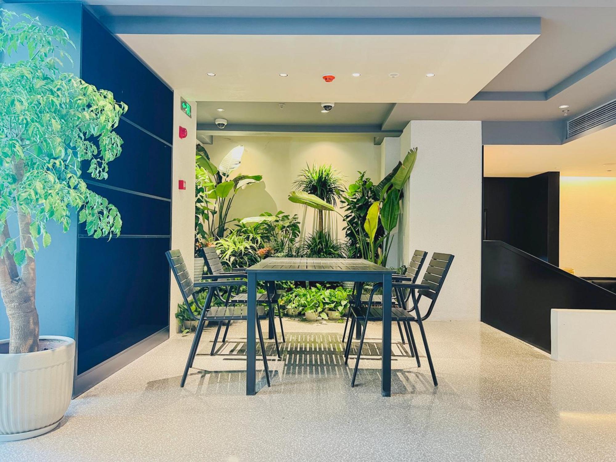 Dayin Garden Hotel -Near People'S Square & Nanjing Road-Large Social Area -Bar -Cafe -Gym -Free Laundry Luggage Storage -24H Front Desk-English Service 上海市 エクステリア 写真